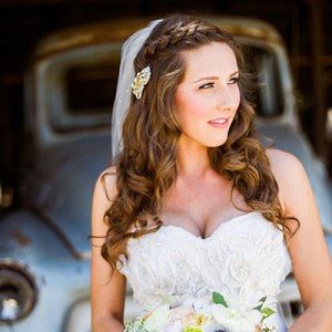 long-waves-hairstyle-with-veil